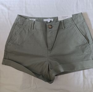 NWT LOFT Olive Green Roll-Cuff Women's Shorts